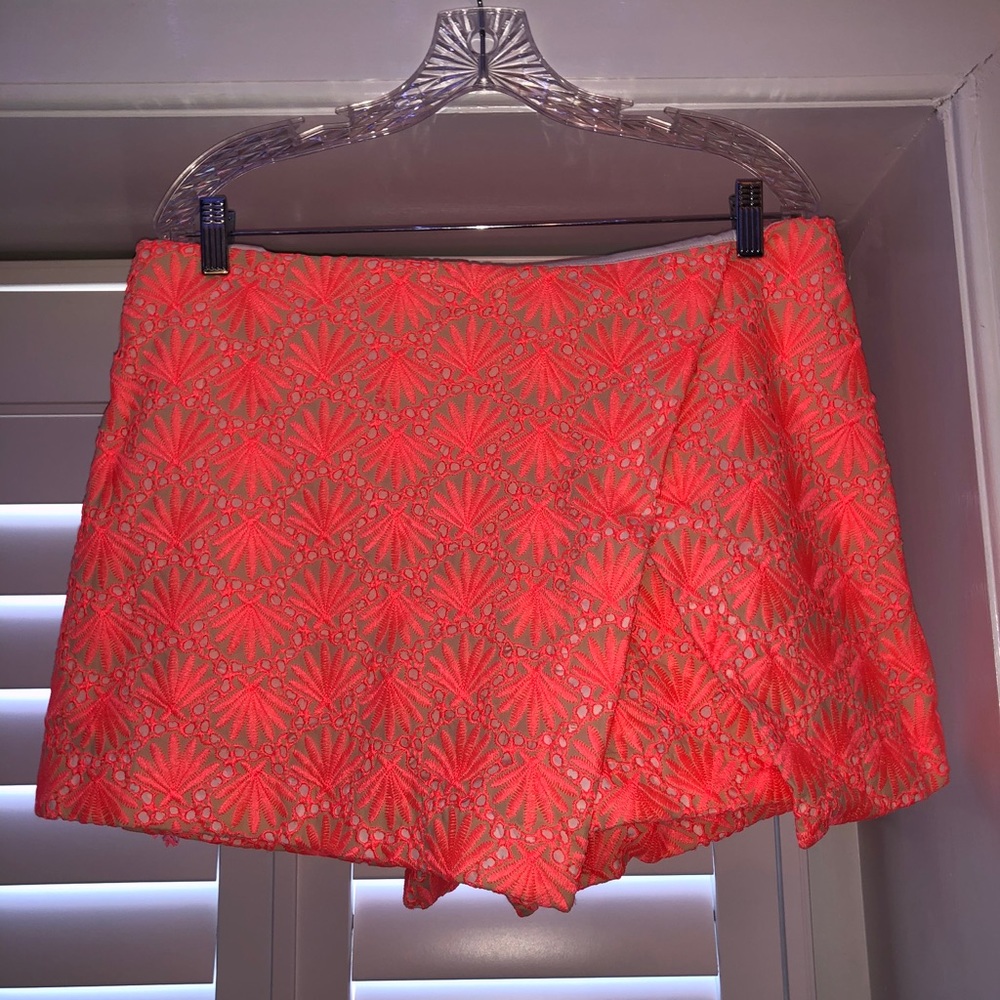 UNWORN Lilly Pulitzer skort, pink w/ shell detail